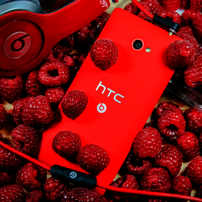 Red Windows Phone 8X
